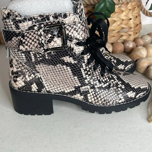 BCBGeneration Nubi Lug Sole Combat Bootie 7.5/38 Snake print - Picture 6 of 12
